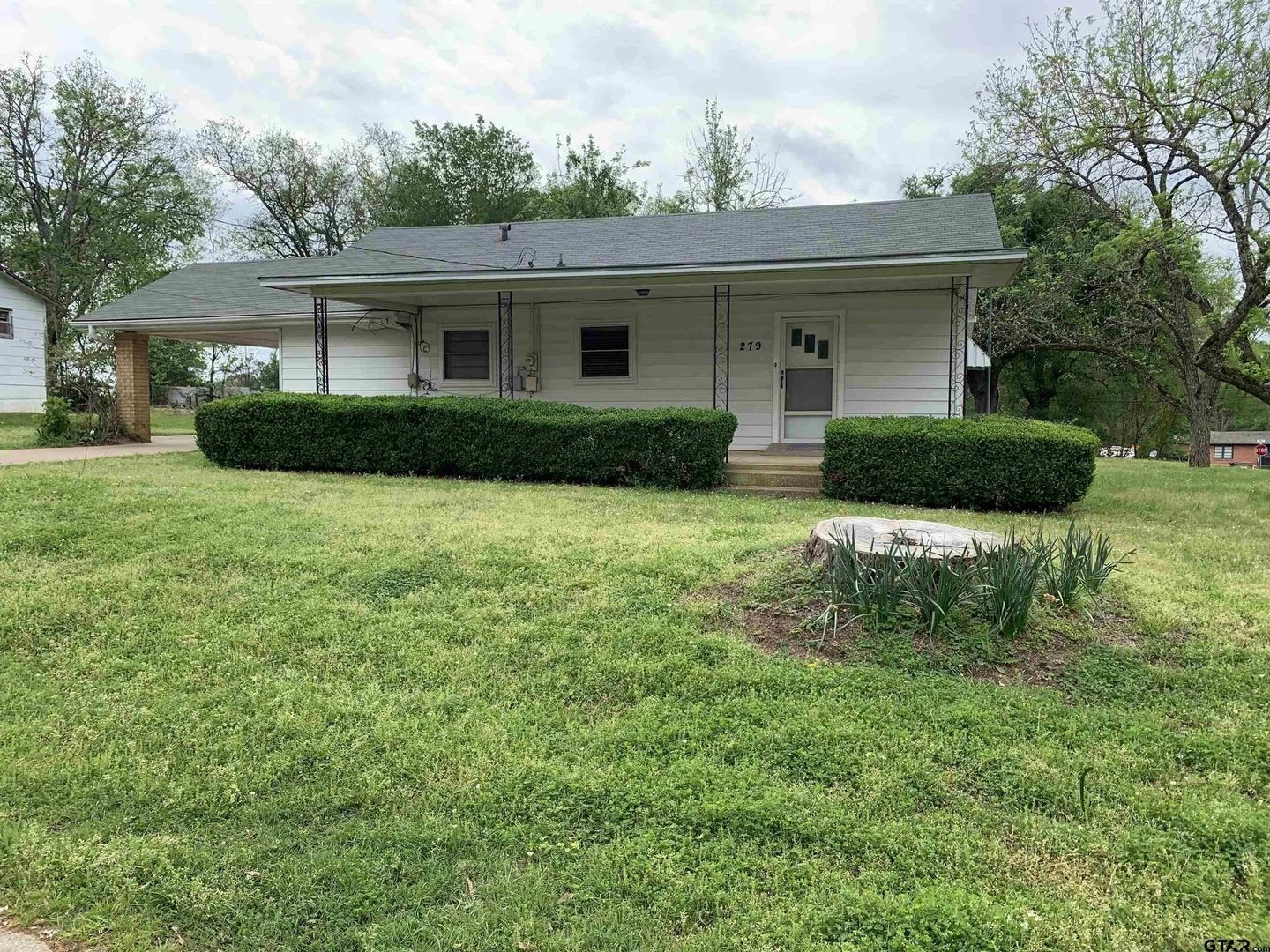 Updated 2 Bed 2 Bath Available Now – photo 2