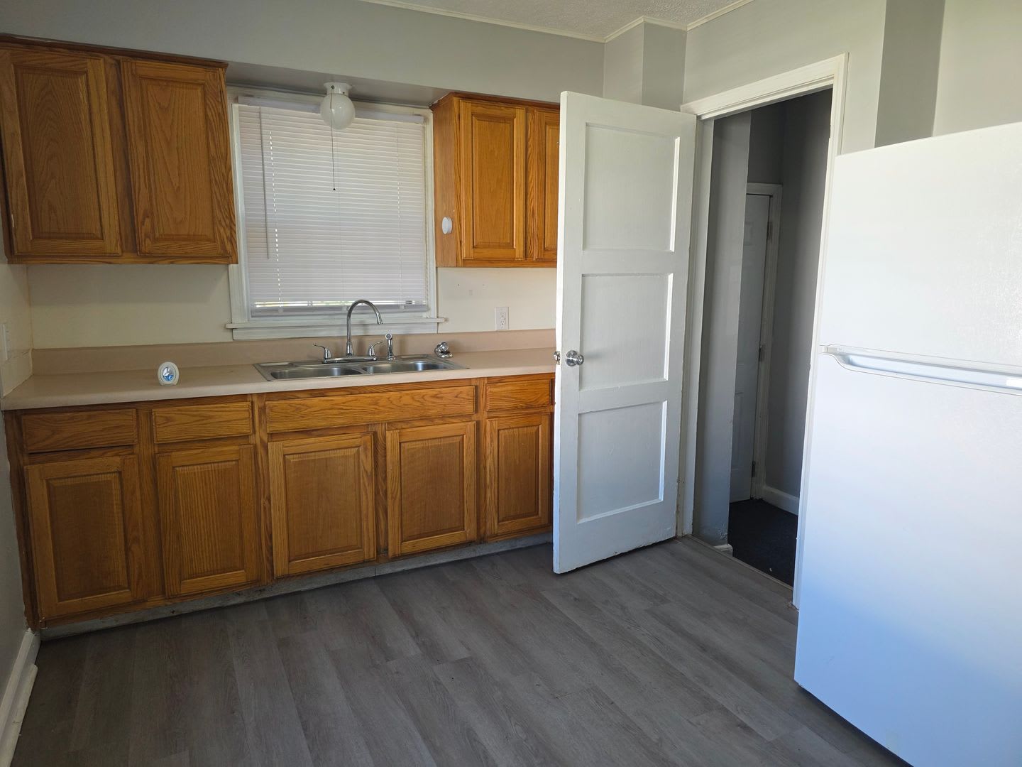 Updated 2-Bedroom, 1-Bathroom Home with Basement – $1,100/Month – photo 2