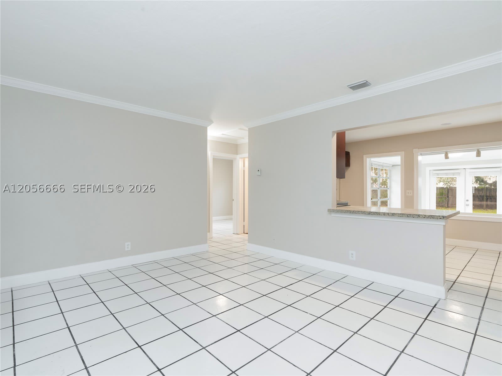 1125 NE 10th Ave – photo 4