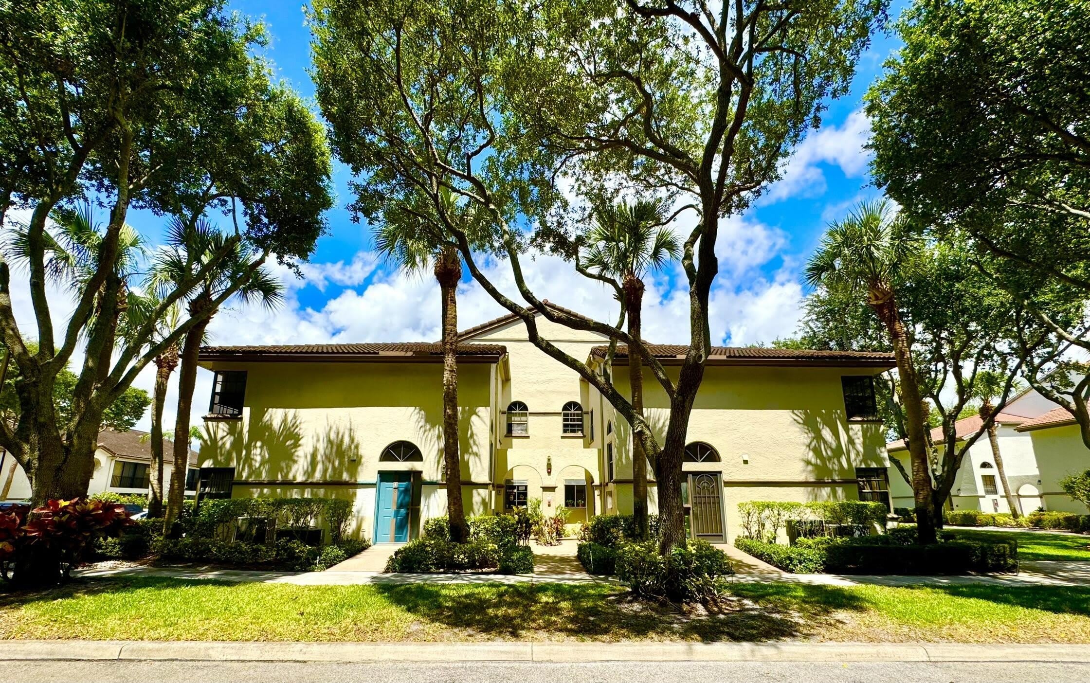 5135 Floria Drive – photo 2