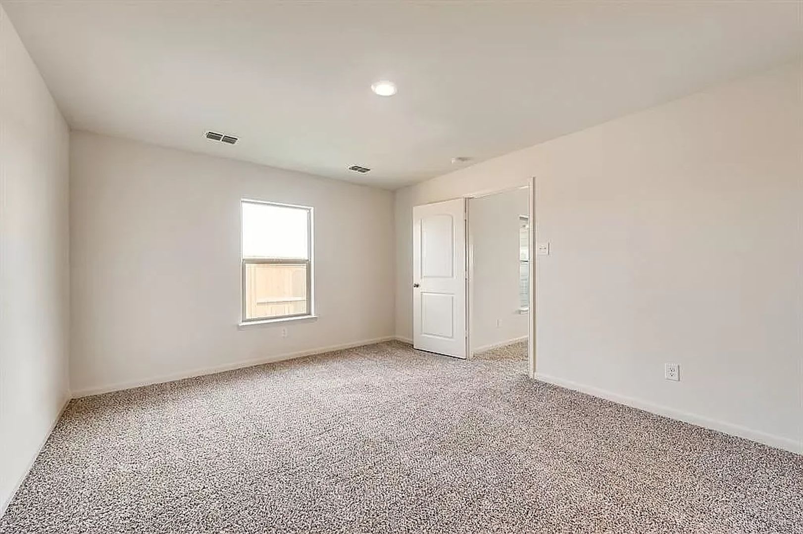 Room in 4 Bedroom Home at Musselshell Dr – photo 3