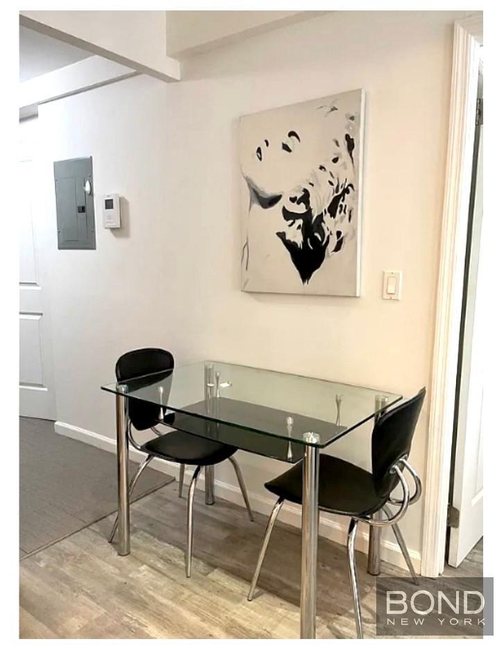 521 West 48th Street – photo 3