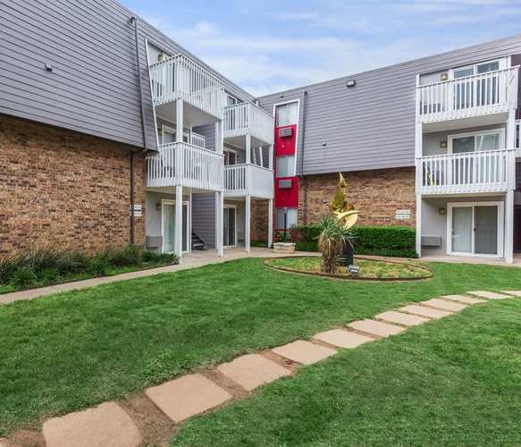 River Bend Apartments – photo 4