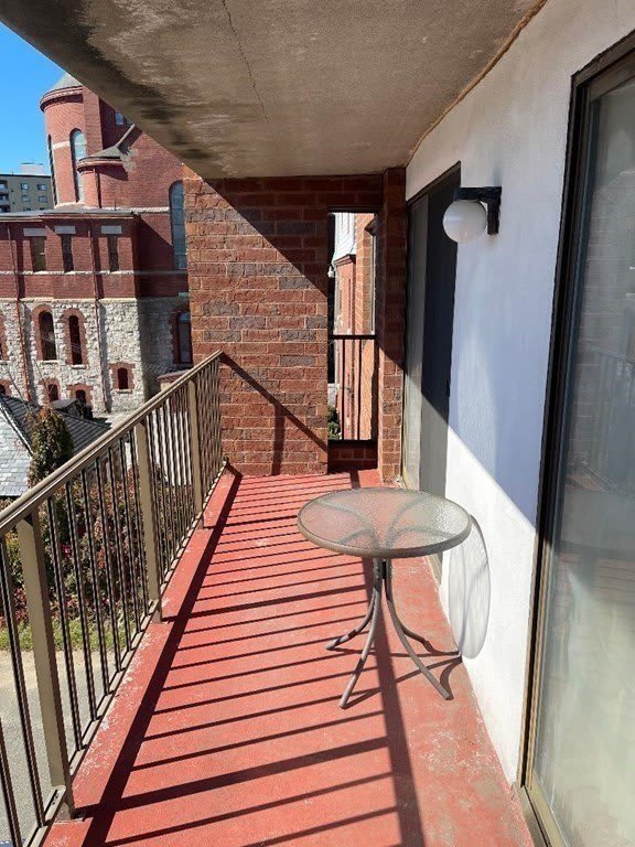 100 High St – photo 4