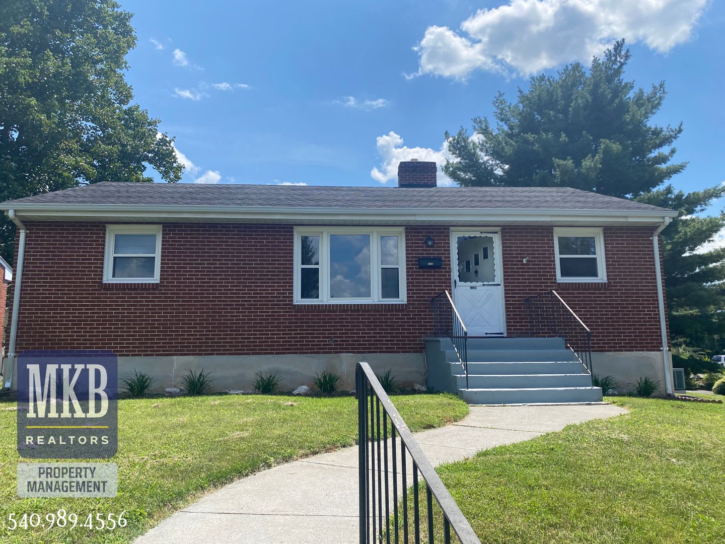 3 Bedroom 2 Bath Brick Ranch- Hidden Valley School Zone – photo 2