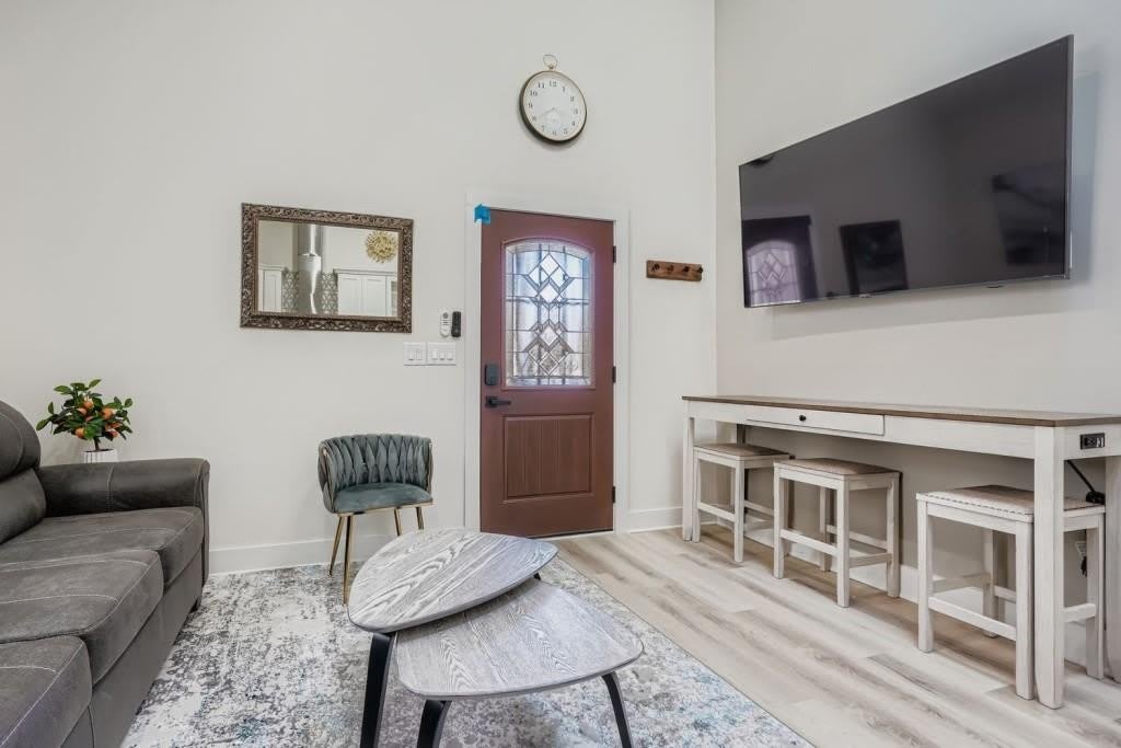 18 Booker Street NW – photo 4