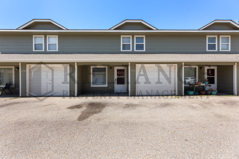 1134 Richmond Street – photo 1