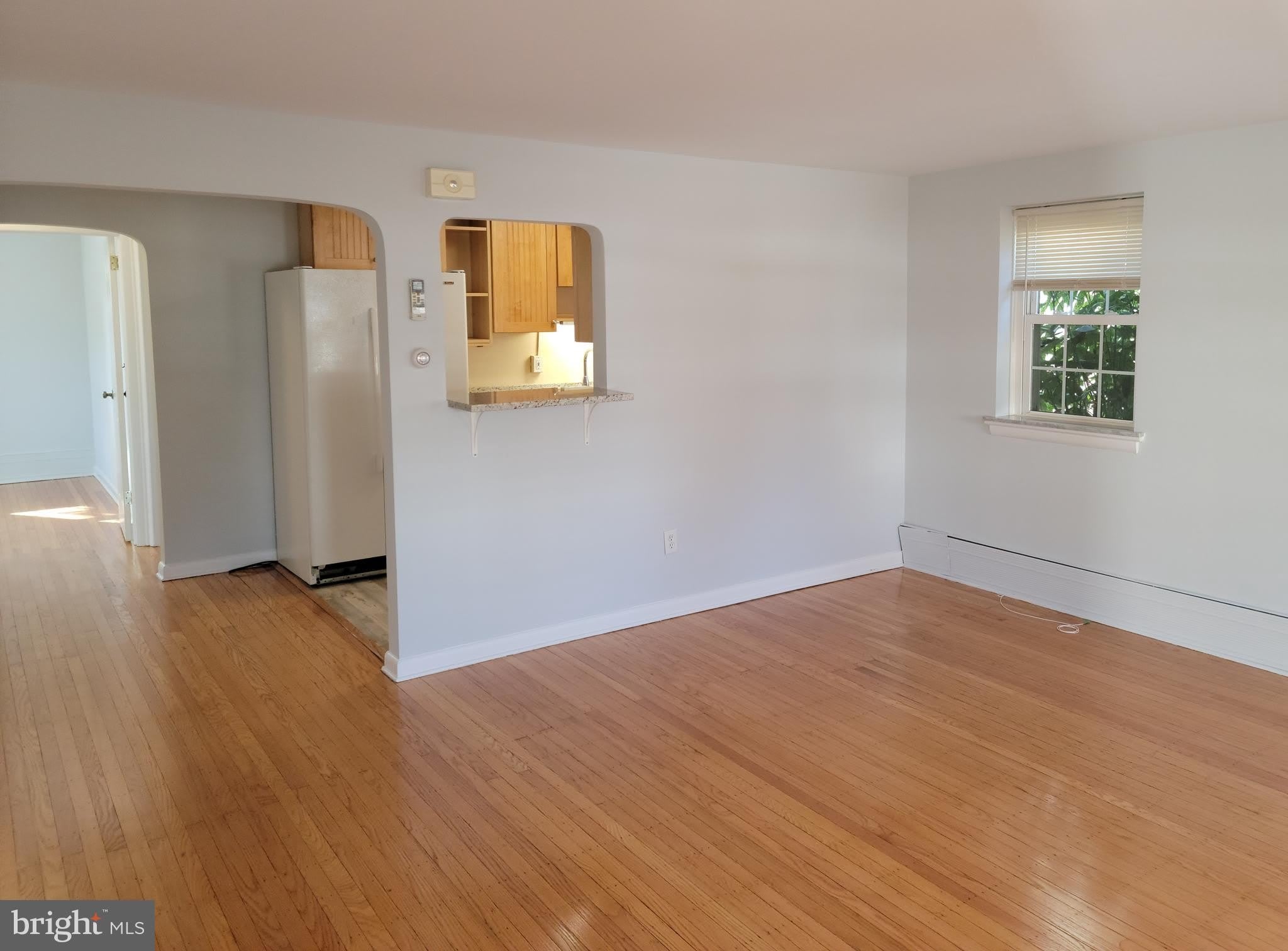 230 N ESSEX Avenue – photo 5