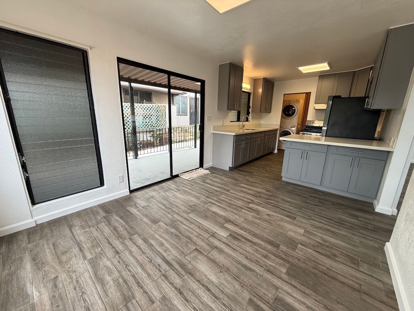 For Rent 949 8Th Ave Front – photo 3