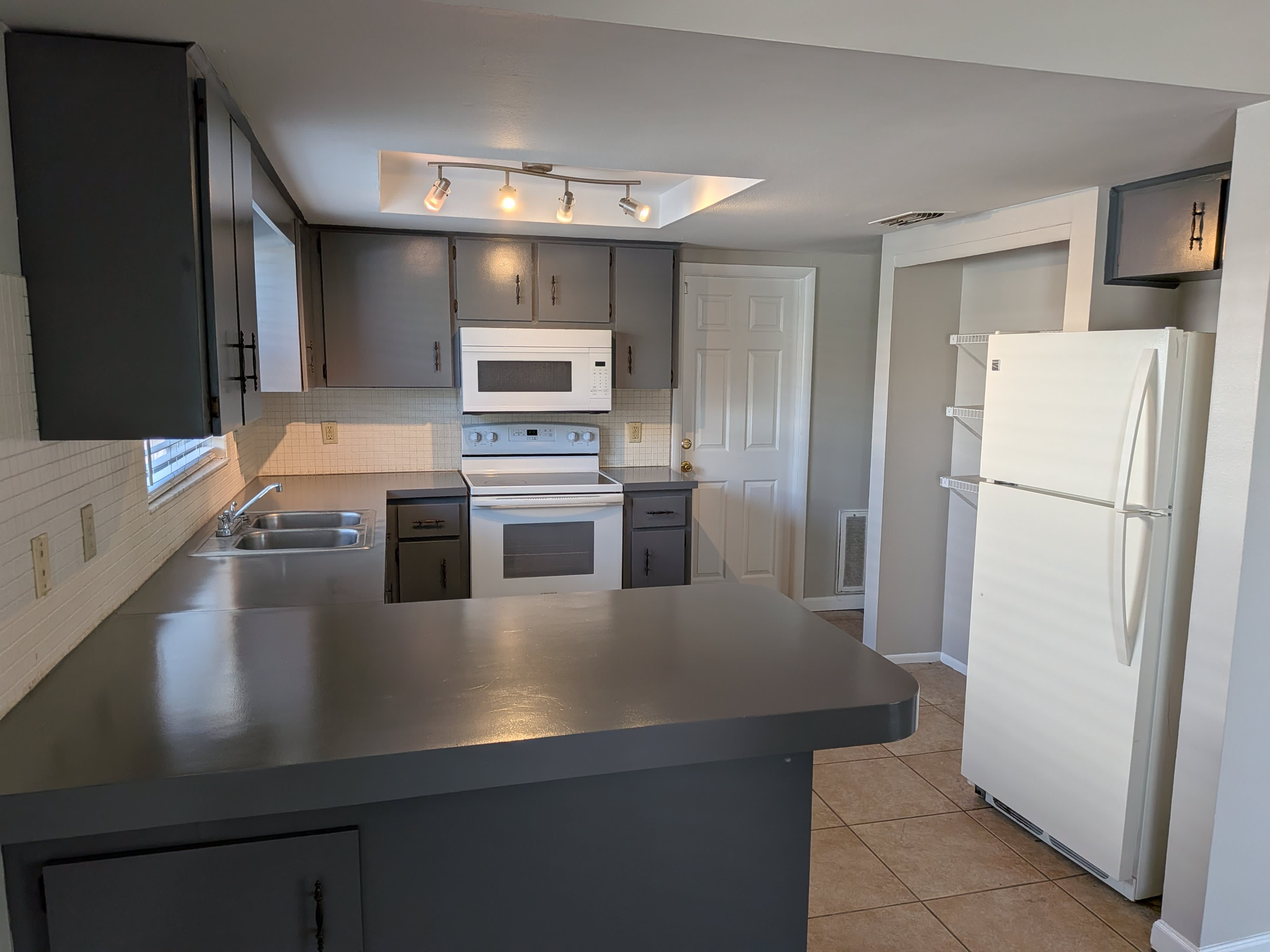 8206 Dedham Dr – photo 5