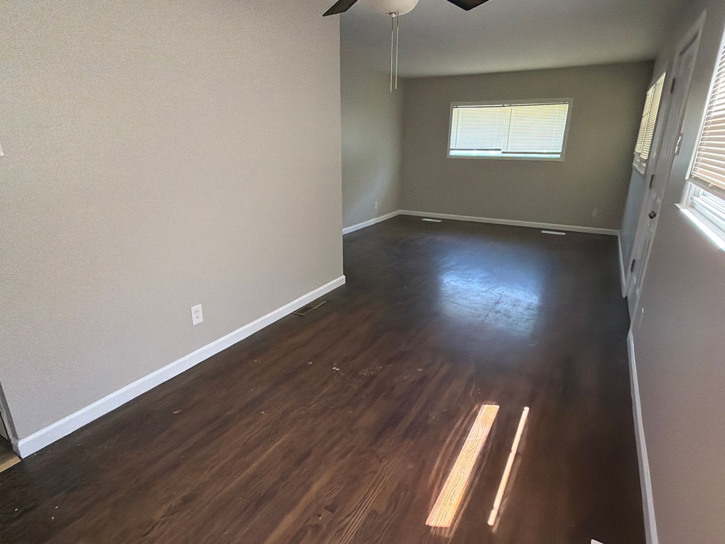 Welcome home to this charming 3-bedroom, 1-bath – photo 2