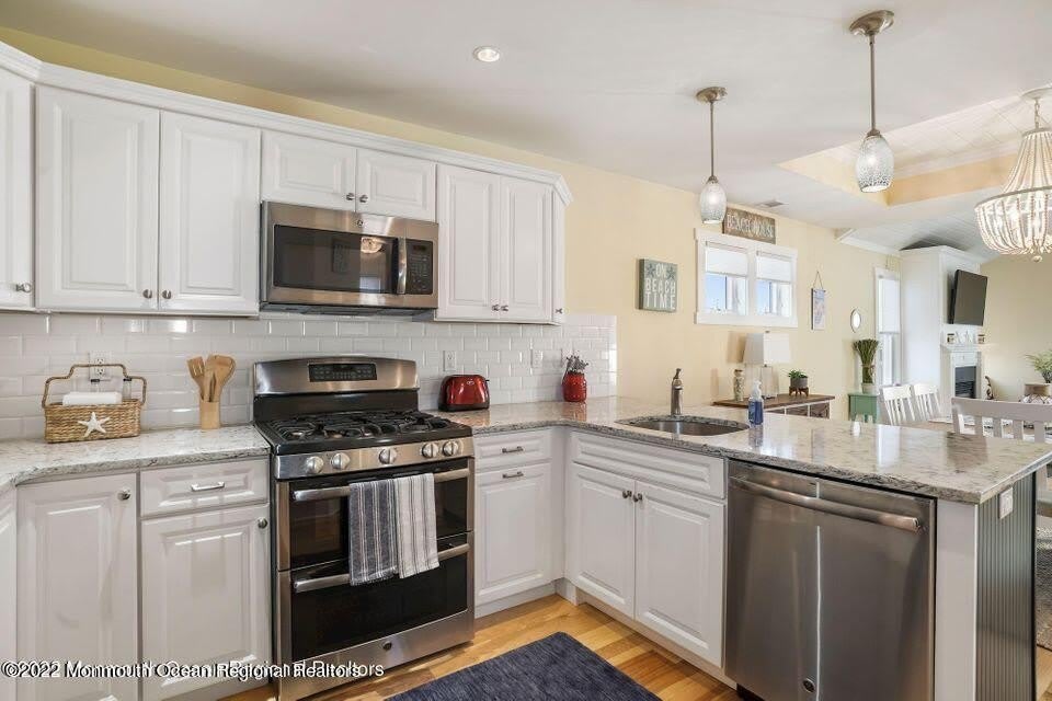 369 W 8th Street – photo 5
