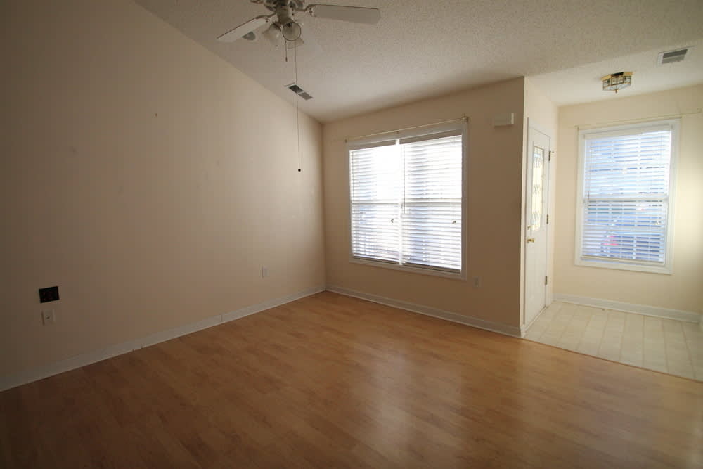 Exclusively Offered By Muse Realty, LLC – photo 2
