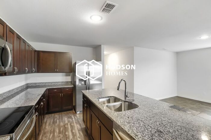 112 Goel Street – photo 5