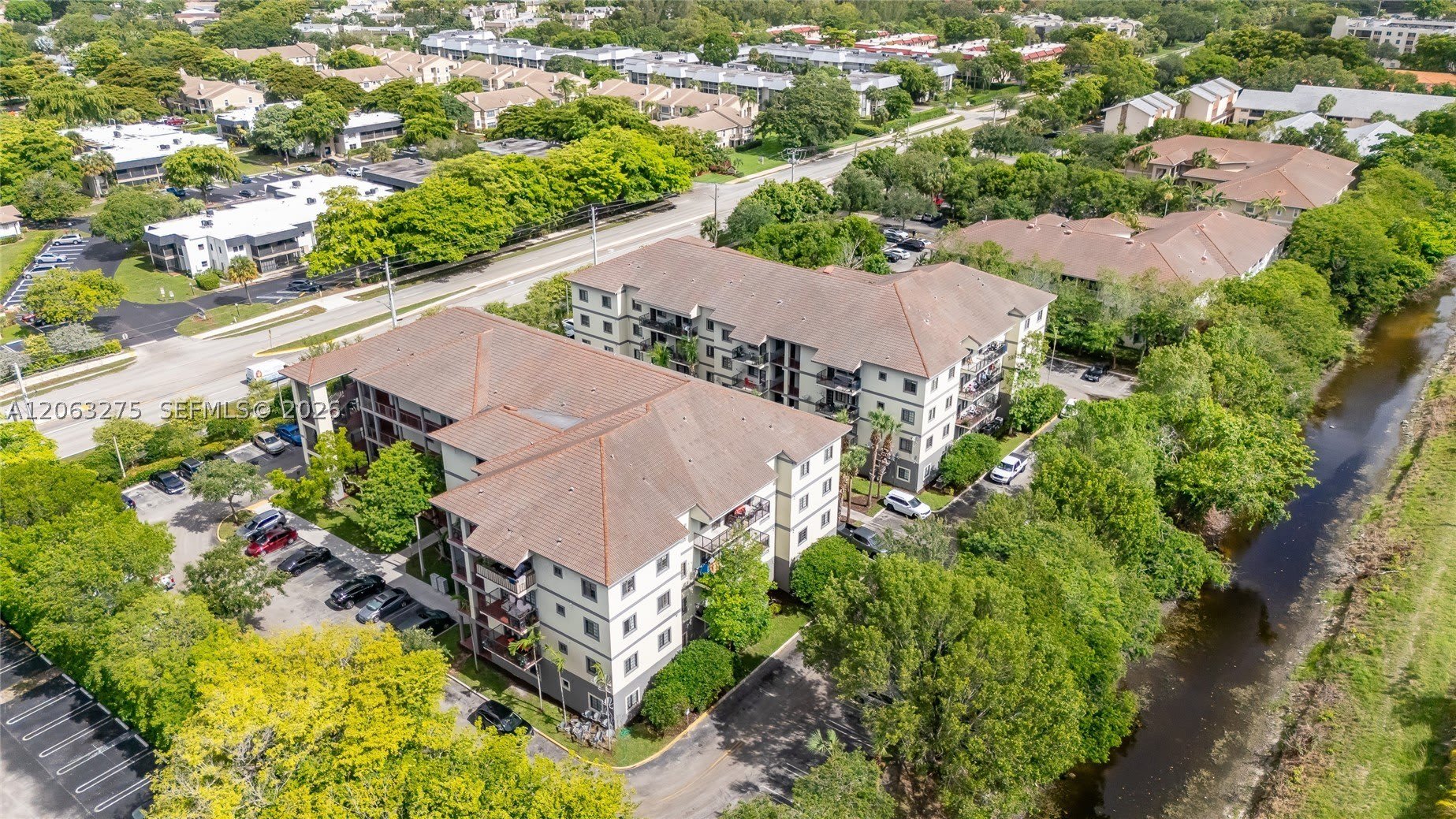 2851 Riverside Dr – photo 3