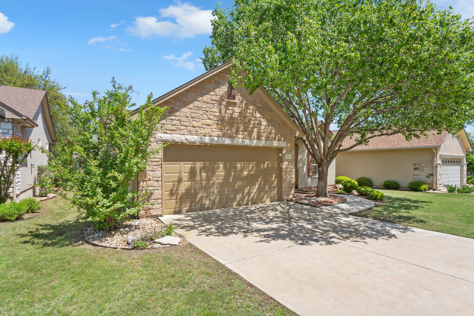 311 Dove Hollow Trl Unfurnished Sun City Rental Available 09 05 2026 – photo 2