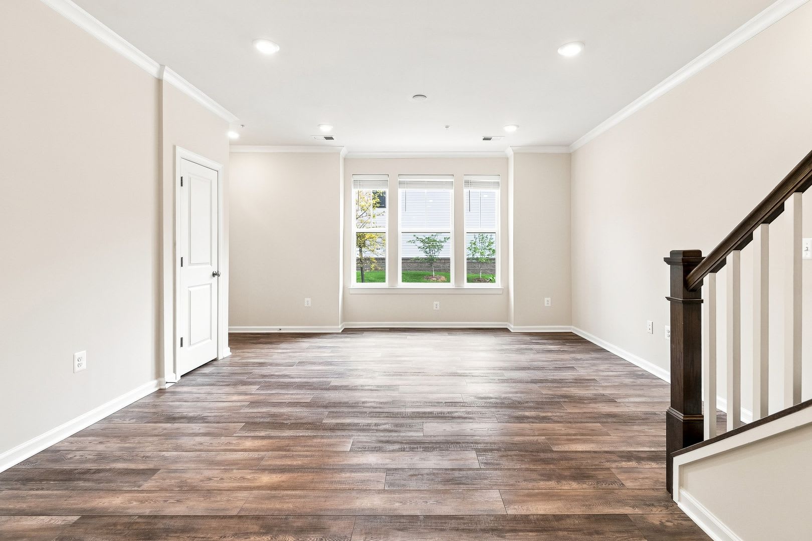 Stunning, New 3BR/2.5BA Condo w/ Garage – Highly Desired Metro Walk – photo 5