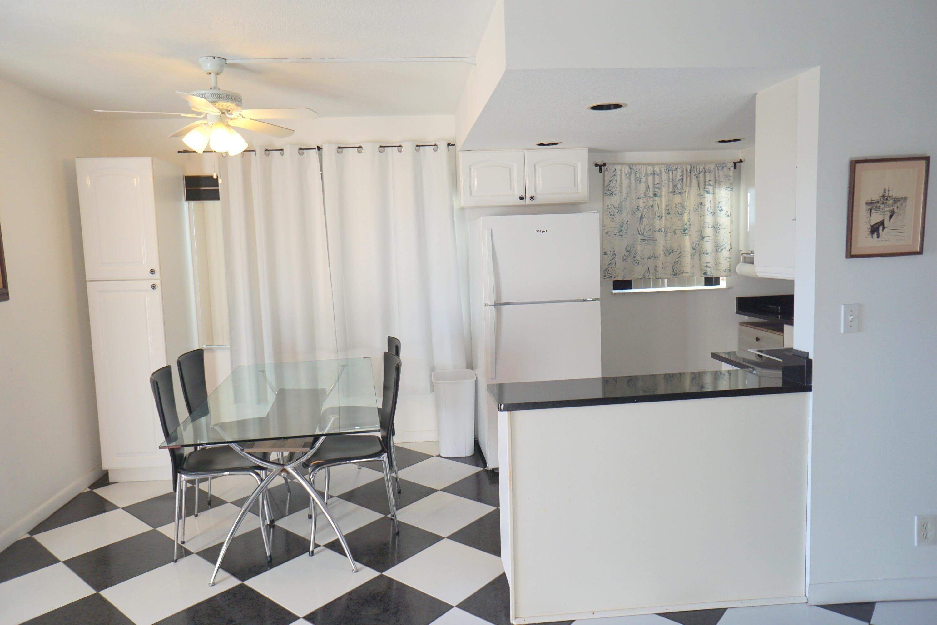 401 Southampton A – photo 5