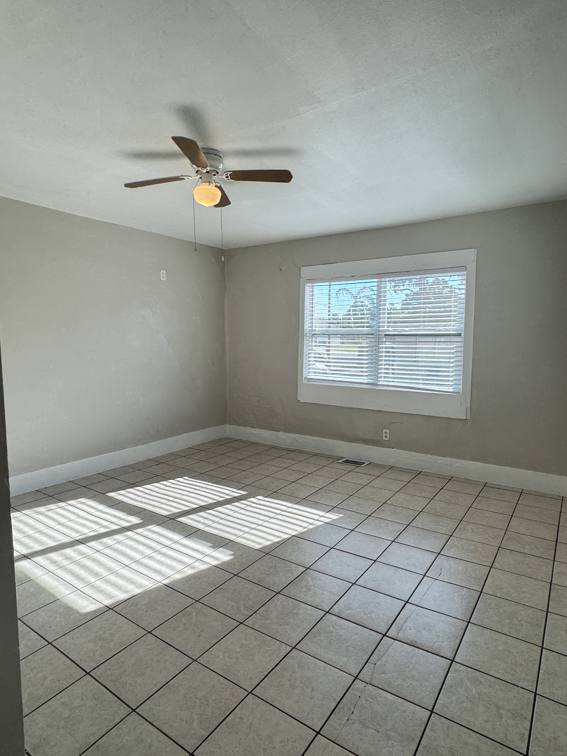 4262 Greenwood Avenue Back – photo 4