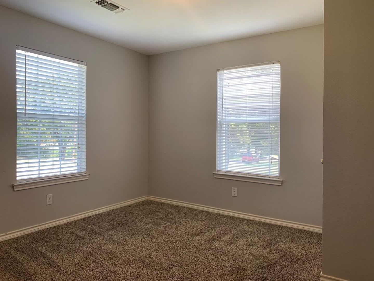1602 W. Elm st – photo 4