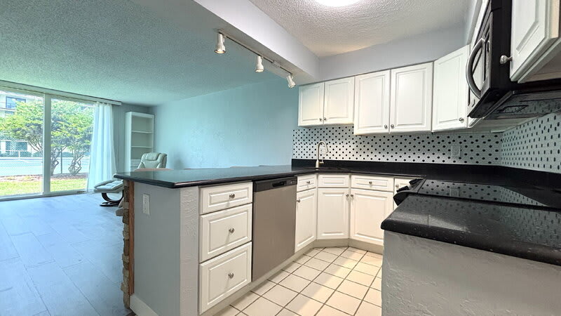 1437 North Atlantic Avenue – photo 3