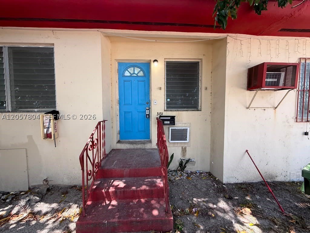 3129 SW 9th St – photo 1