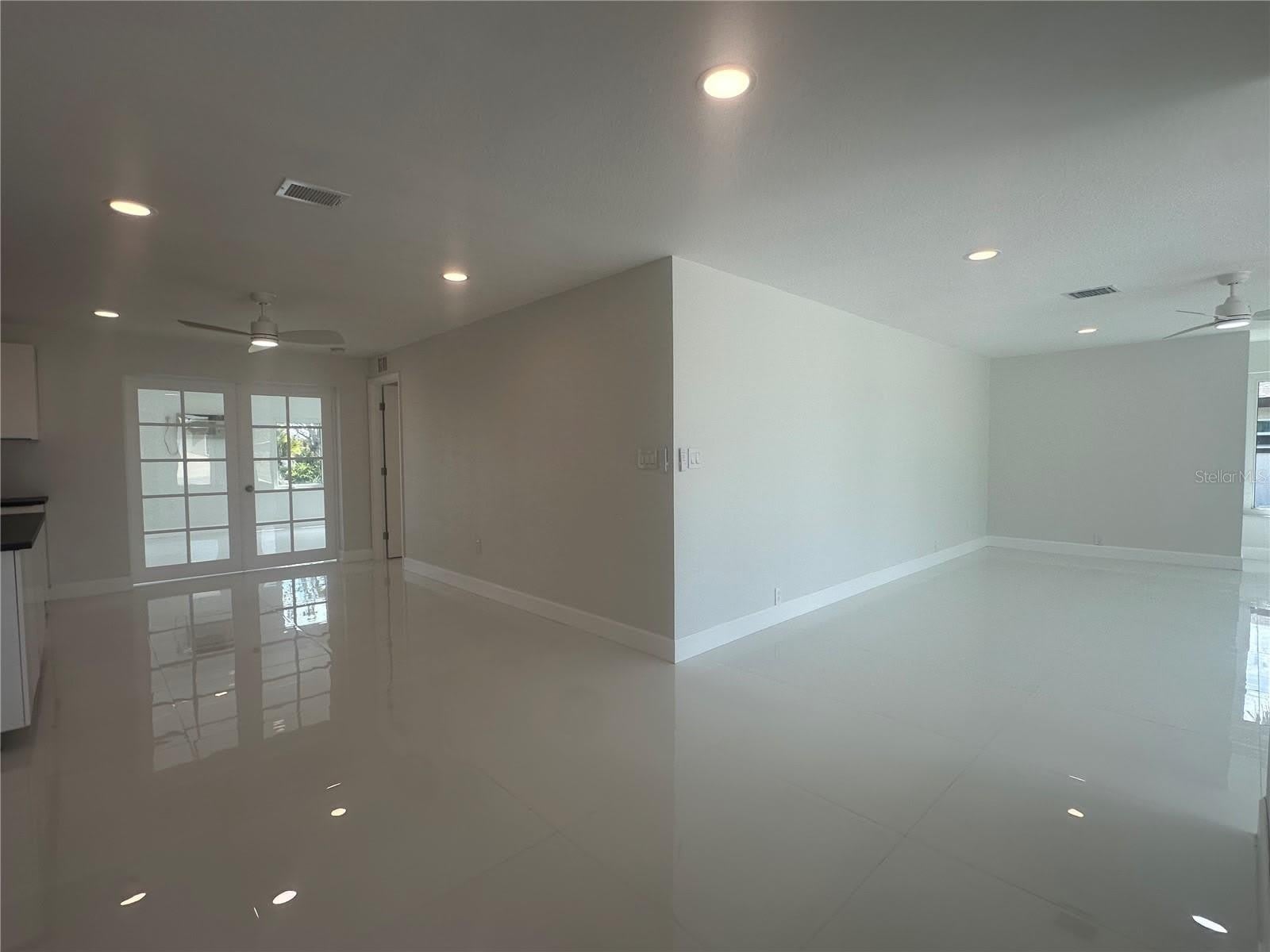 230 ANNAPOLIS Lane – photo 4
