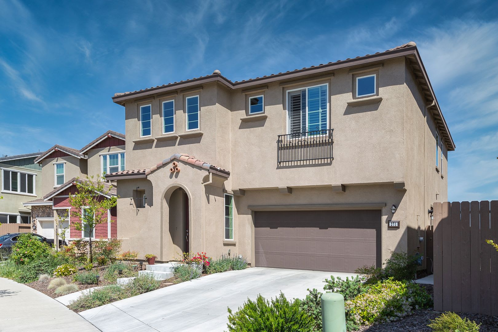 Immaculate single owner home in Natomas w/generous open layout – photo 1