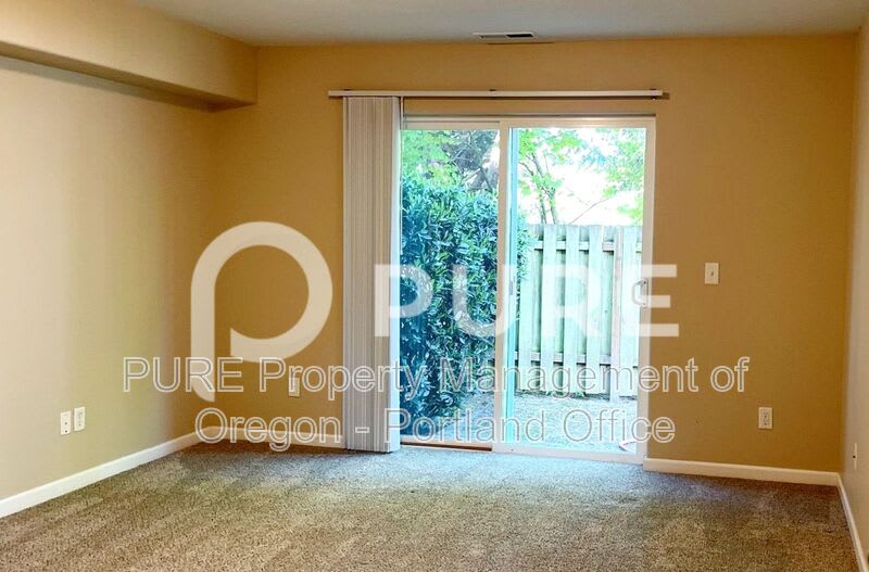 2806 Raymond St – photo 3