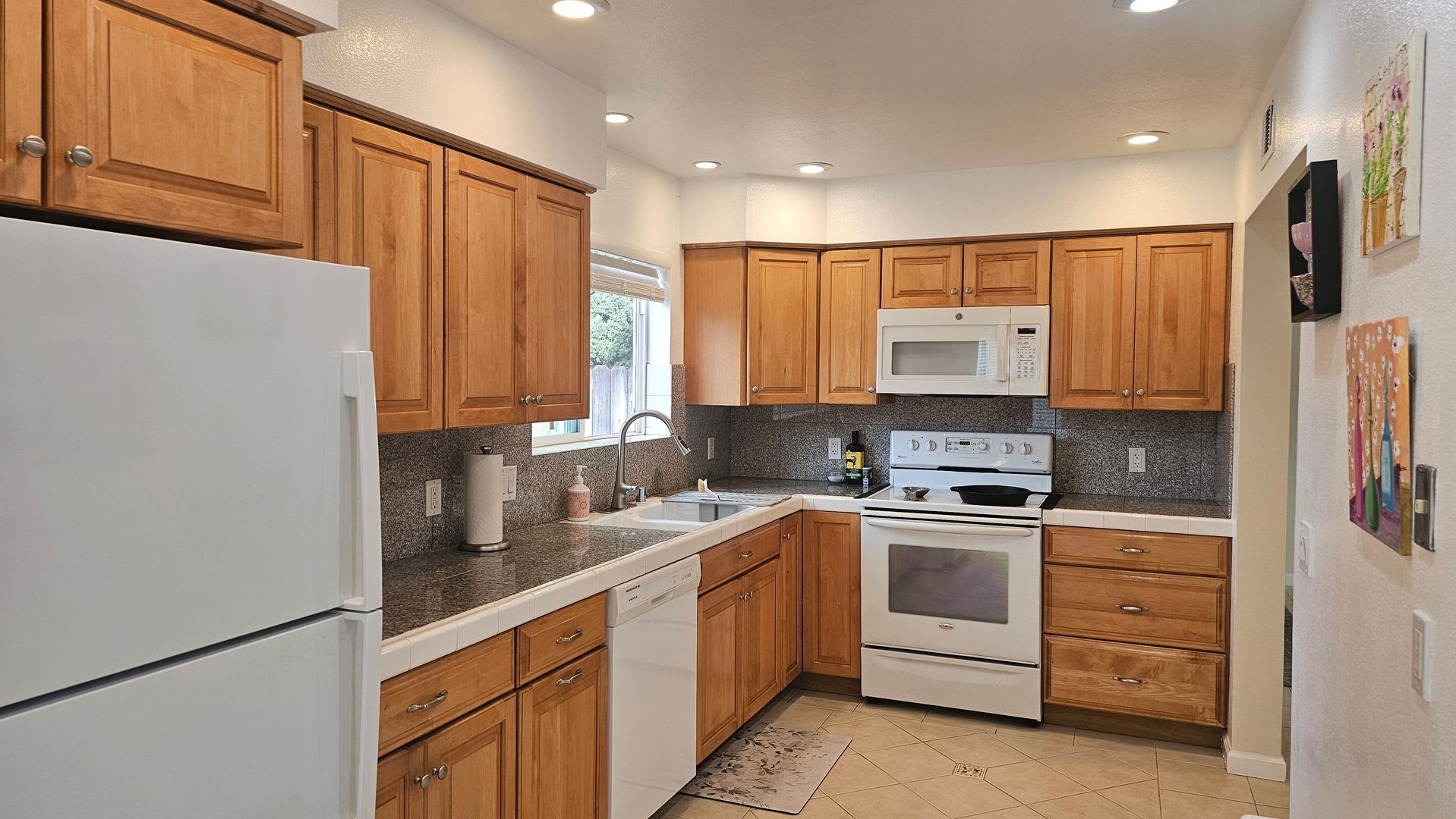 Beautiful 4 Bedroom – photo 4