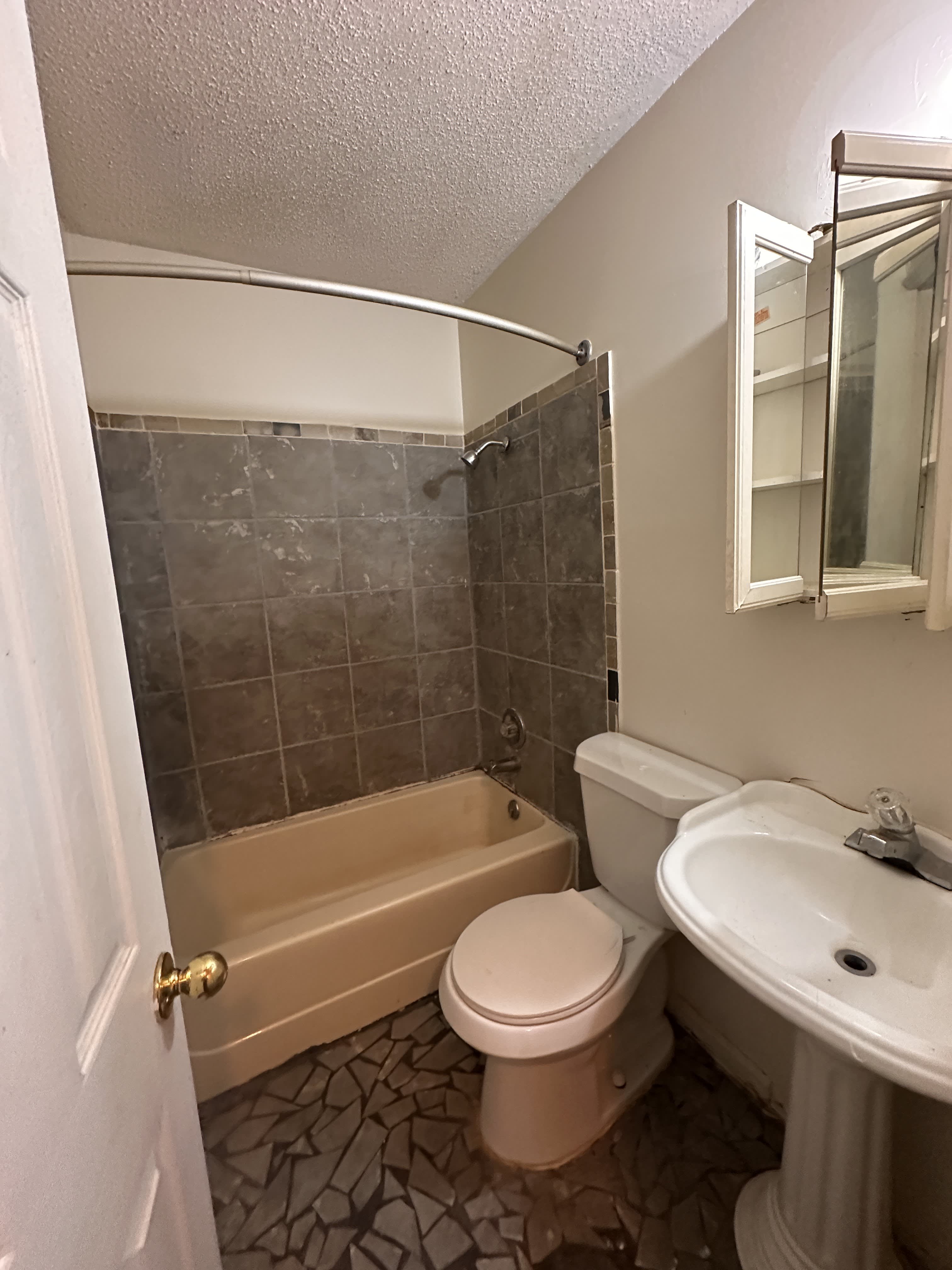 2612 Rutland St – photo 5