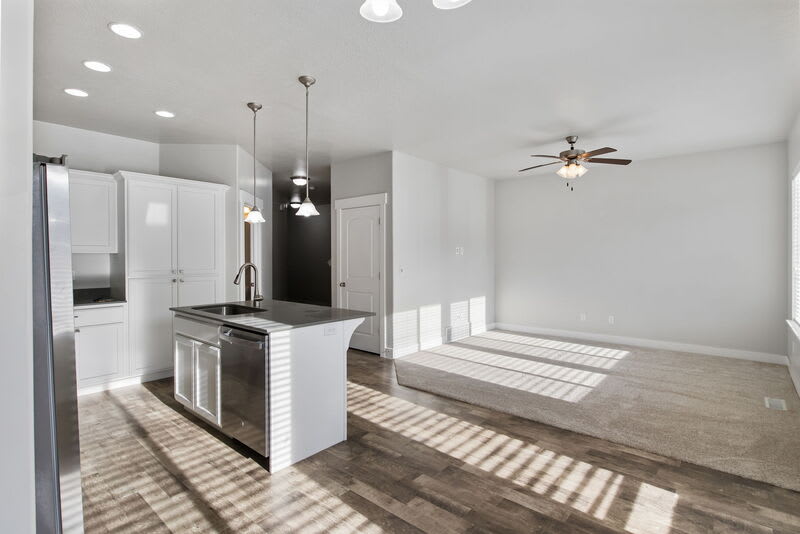 219 West Silver Springs Drive – photo 5