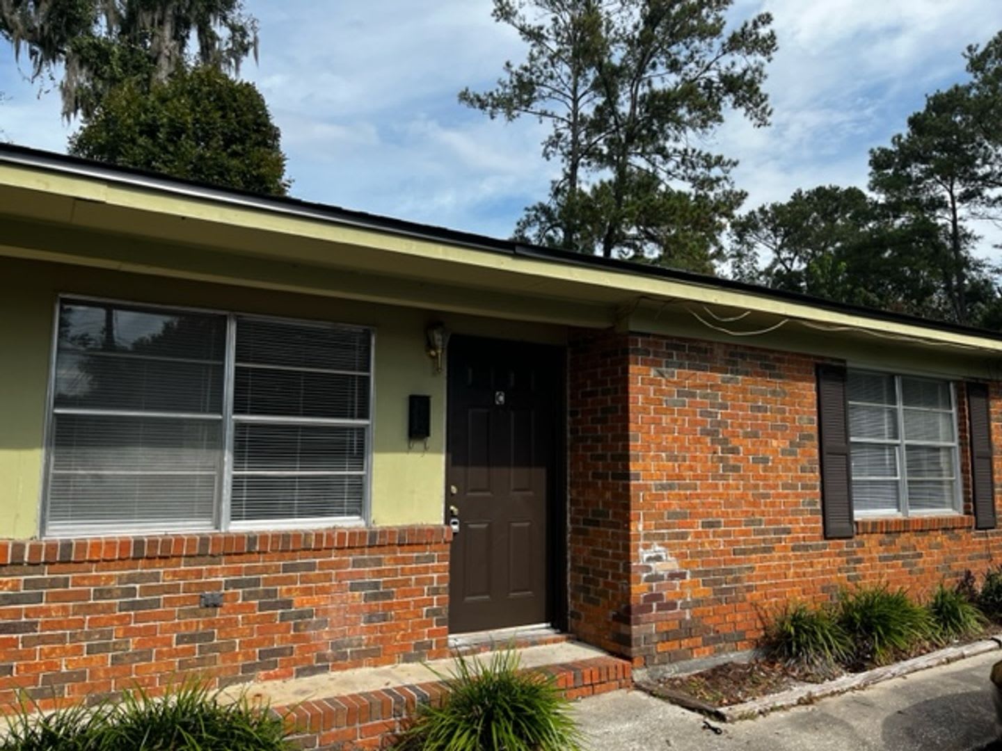 2Bed/1Bath Duplex – photo 1