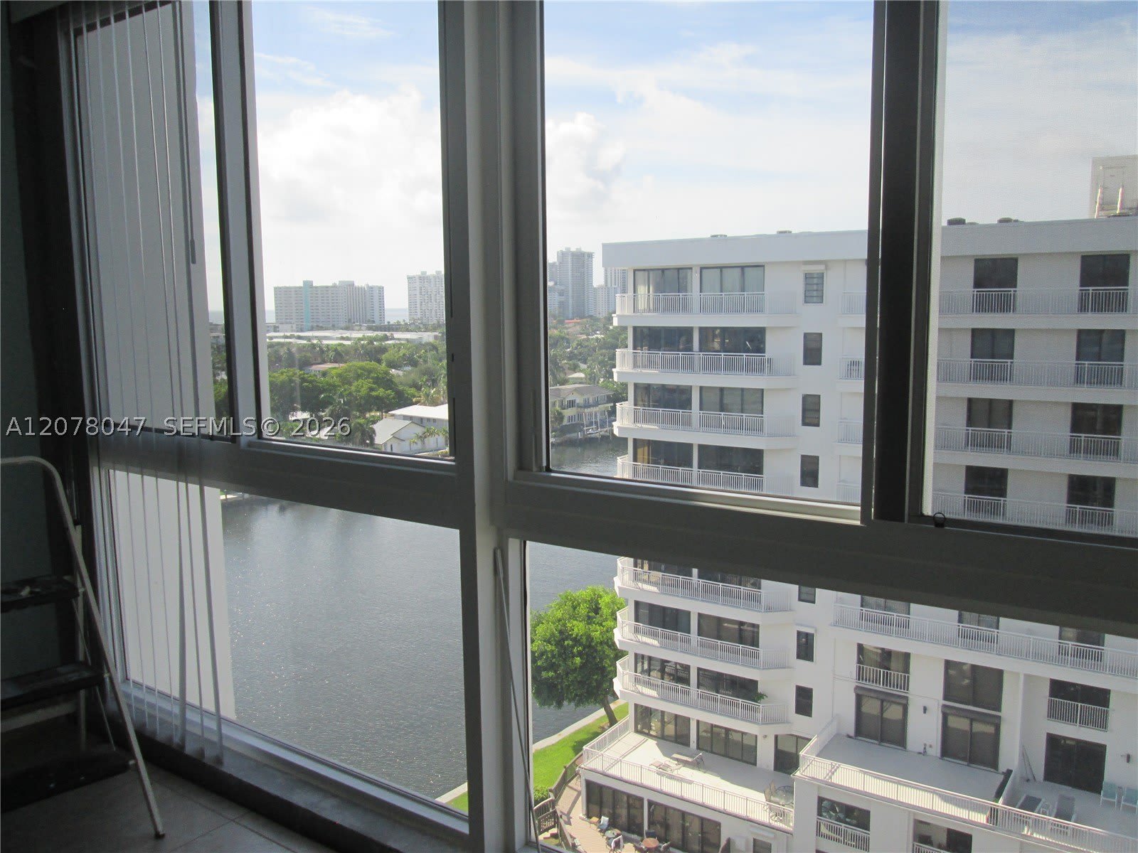 3100 NE 49th St – photo 3