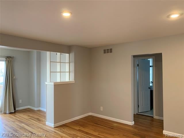 2050 Wycliffe Avenue – photo 5
