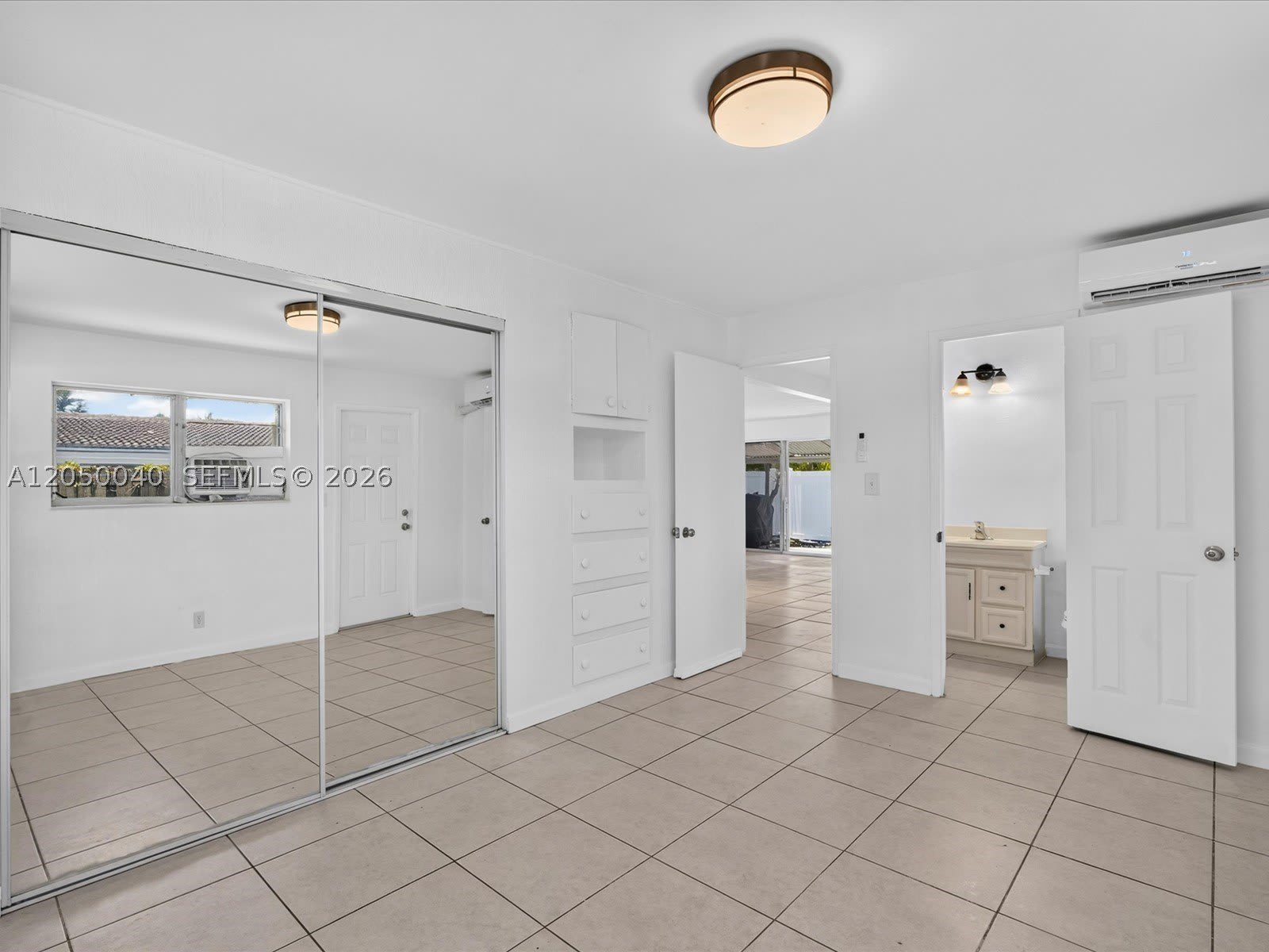 2513 NE 33rd Ave – photo 3