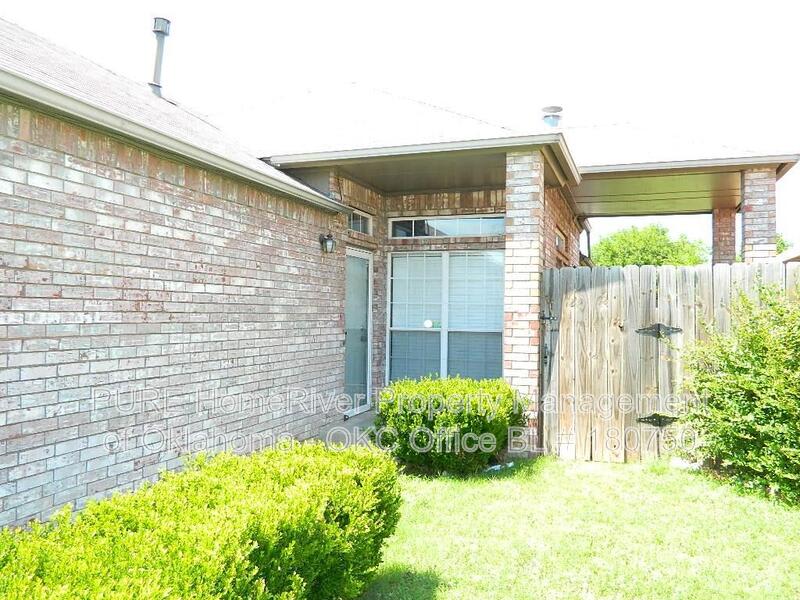 1705 SW 23rd St – photo 2