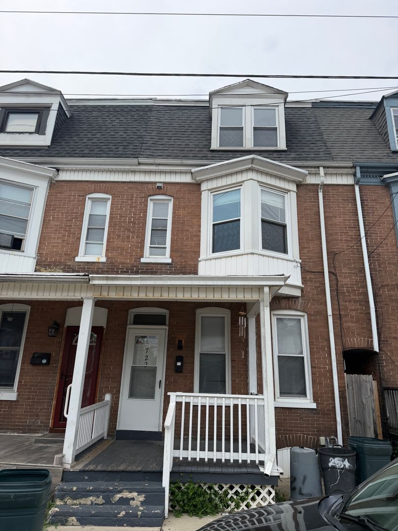 Five Bedroom One And A Half Bath On Manor St – photo 1