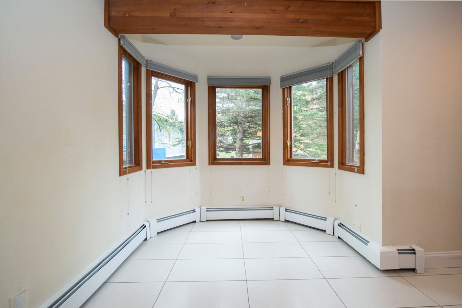 DeLong Lake Condo – photo 5