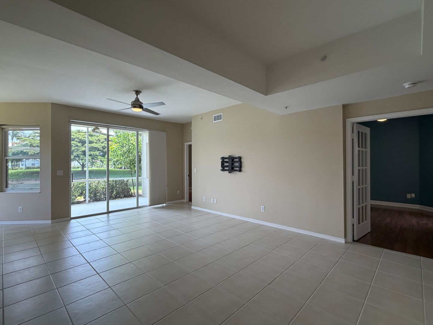Annual Rental 3 Bed 2 Bath Condo With 1 Car Garage In Dover Place – photo 4