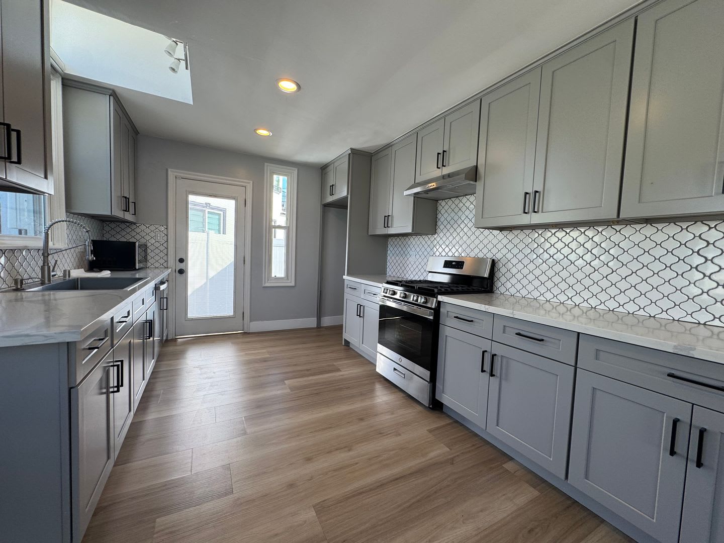 3 Bedroom 1.5 Bath on a quiet cul-de-sac in a highly sought-after Arleta neighborhood – photo 5