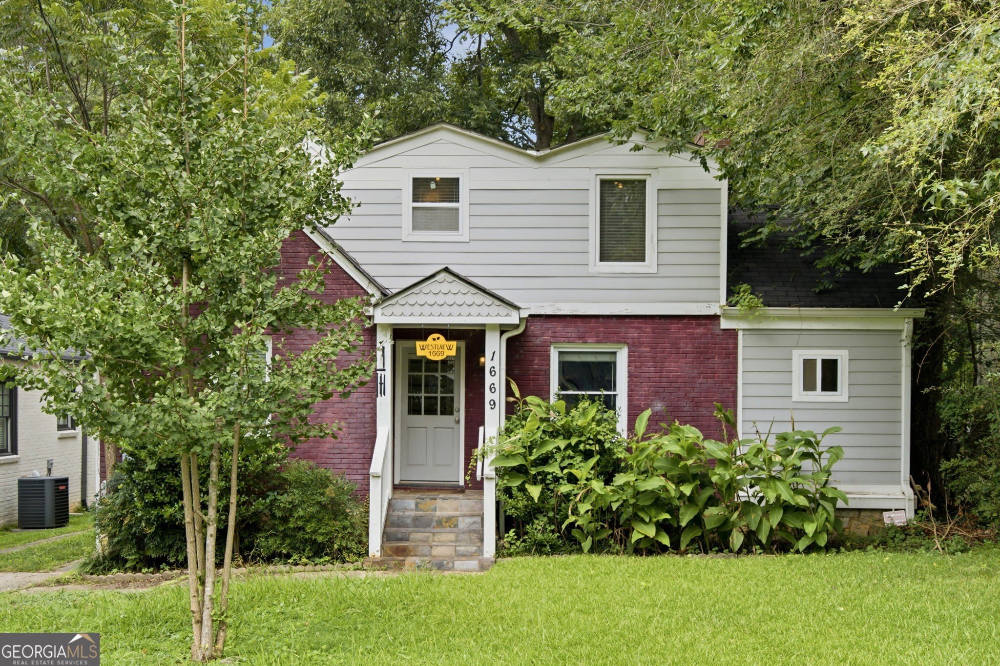 1669 Emerald Avenue SW – photo 1