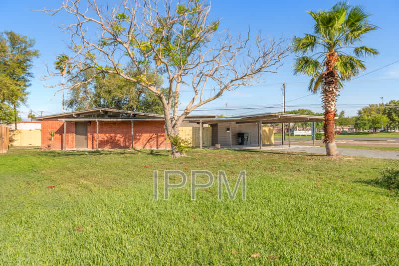 1651 Hamilton – photo 2
