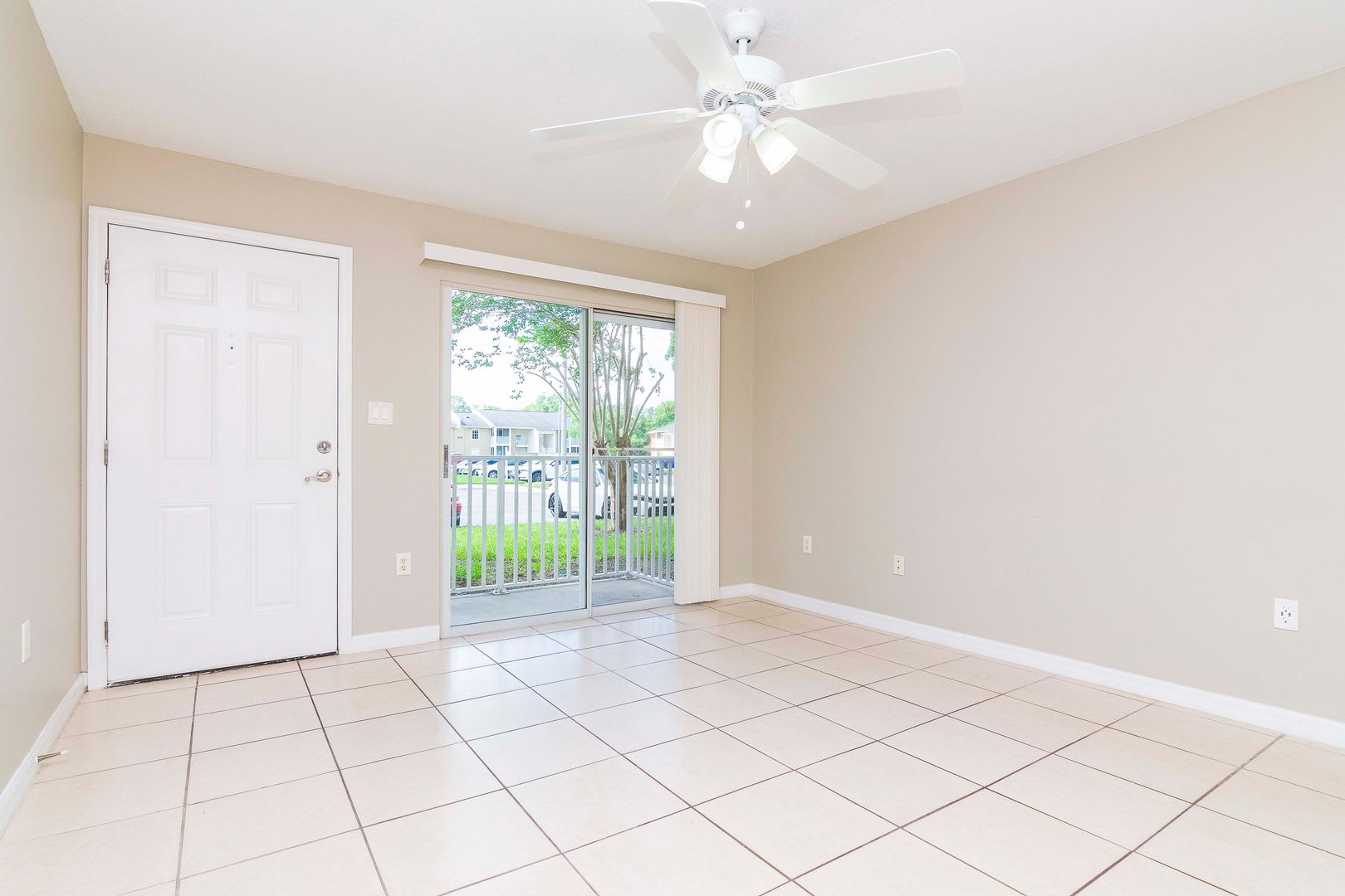 Ground Floor 1 Bedroom 1 Bath for Rent in Brandon, FL – photo 3