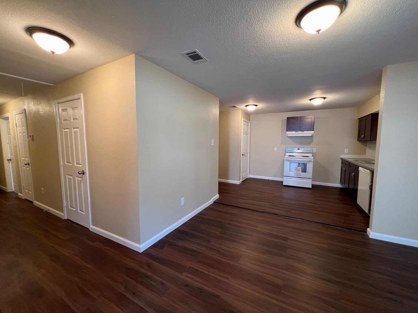 Newly remodeled 3bed/2bath in Eagle Lake, TX – photo 3