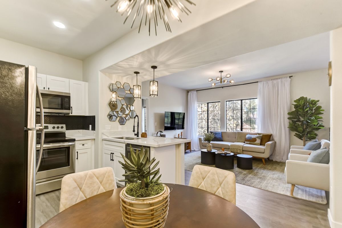 2071 Hussium Hills Street – photo 5