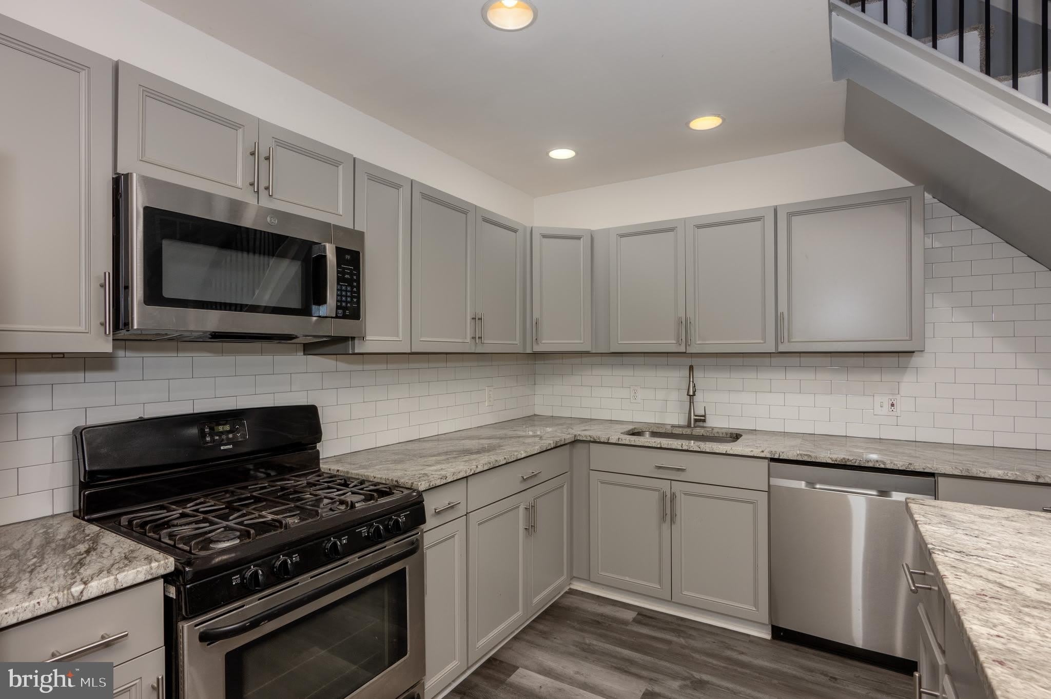 4616 Curtis Avenue – photo 2