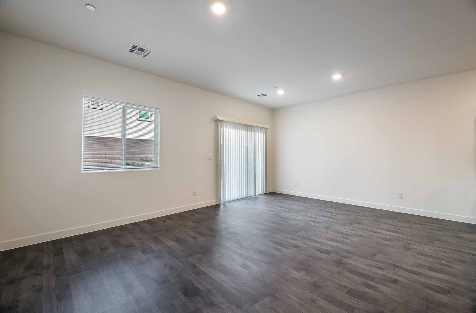 Brand New Dr Horton Townhome With 3 Bedroom 2 Bathrooms And 1 Car Garage Located At Trails At Willow Ranch – photo 3