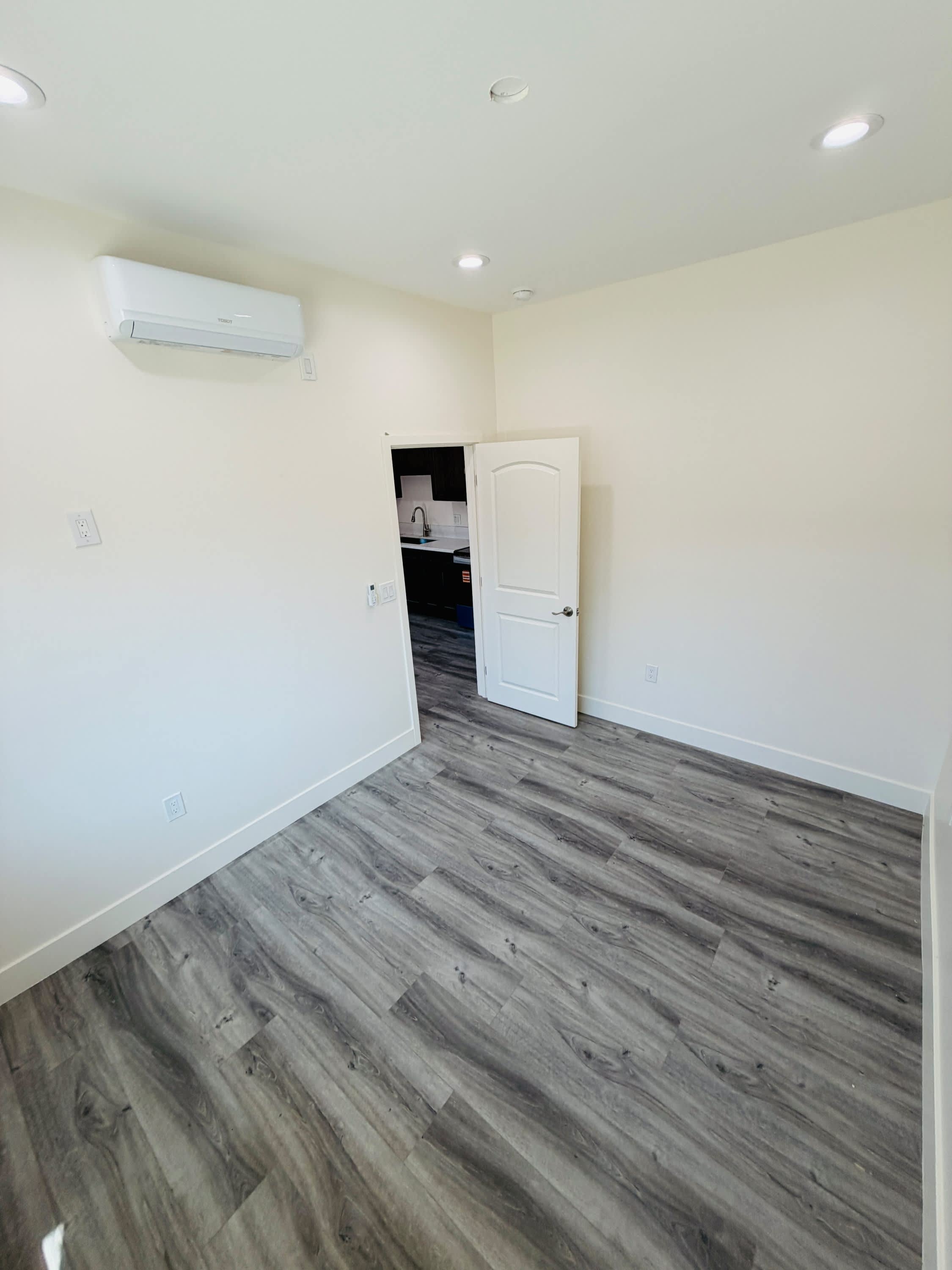 3120 W. 113th Street – photo 2