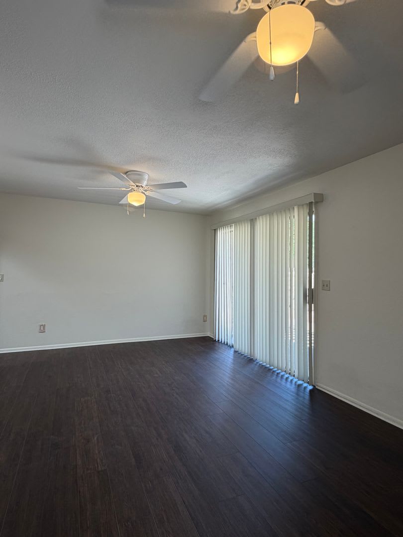 Stylishly Remodeled 2-Bedroom 2 Bath Townhome in Pueblo Villas – photo 2